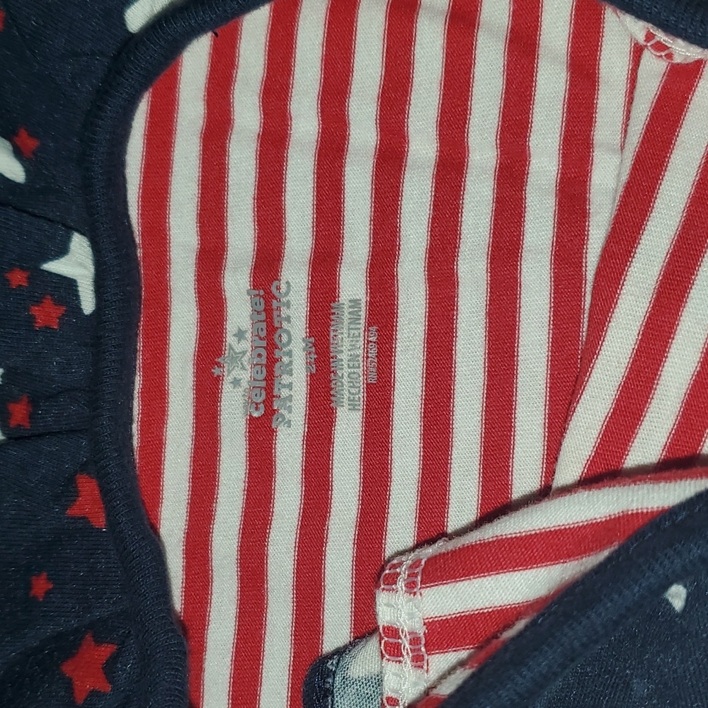 ✨️3/$10 Patriotic one piece size 24 months - Picture 3 of 3